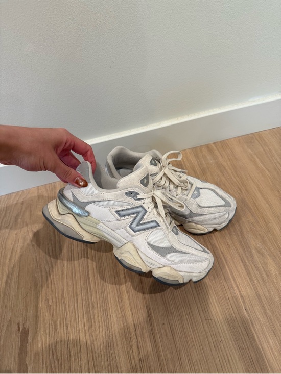 New Balance Shoes - New Balance Off-White and Light Grey Chunky Runner Sneakers